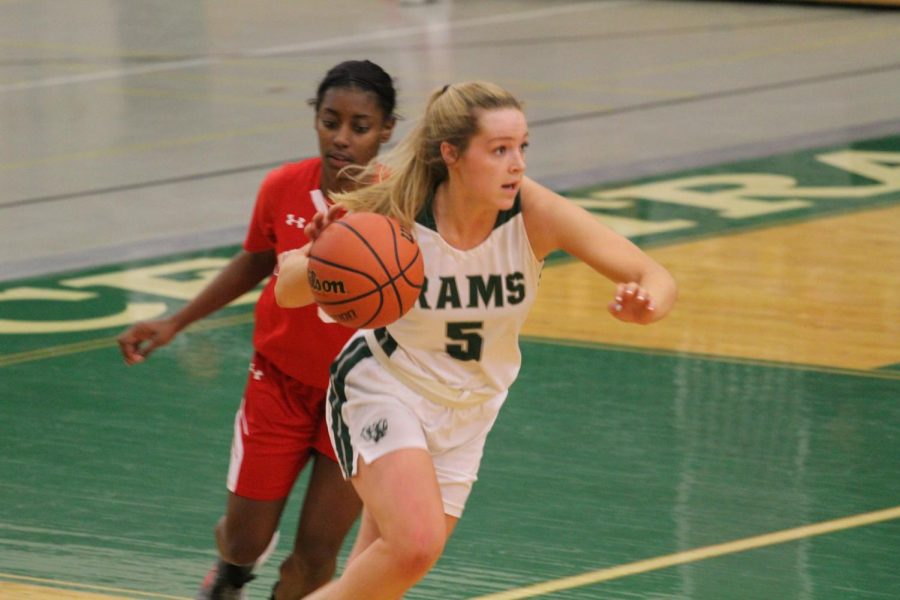 Girls+Basketball+wins+3rd+NLCC+title