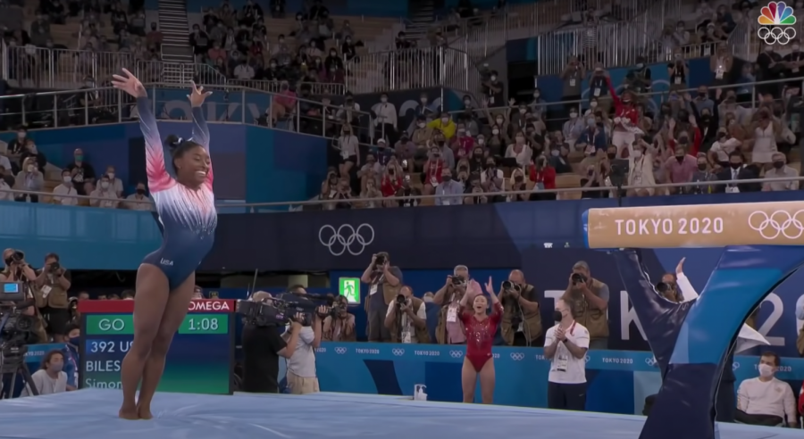 Gymnast+Simone+Biles+wins+bronze+medal+with+her+sticks+landing+with+the+support+of+her+teammates+by+her+side.+With+this+new+addition+to+her+collection%2C+Biles+is+now+one+of+the+most+decorated+USA+gymnasts+in+Olympic+history.%0A