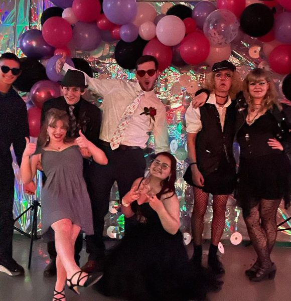 Grayslake Central students have fun at the 2022 Winter Gala thrown by GCHS. 
Photo provided by Sal Rajski