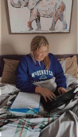 Freshman Shealy Kissner shows what a typical day e-learning looks like for her. 