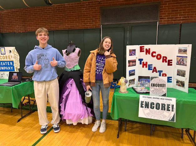 Encore members Jordyn Helvie and Derek Larkin spoke with Grayslake eighth graders about all things theater.